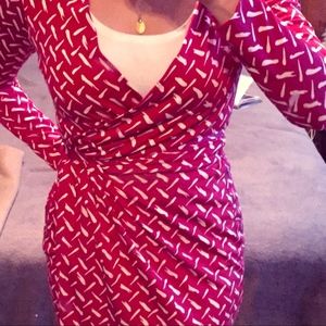 DIANE VON FURSTENBERG wrap dress, pink, Size 6